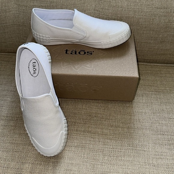 Taos Double Vision White Canvas slip on sneaker Arch Support Orthotic Friendly - Picture 6 of 14